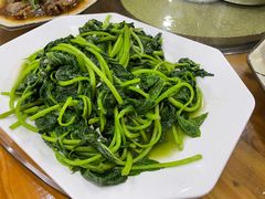 蒜蓉炒番薯叶-肥仔美食
