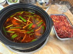 -沈记酸菜牛肉火锅店(九号路店)