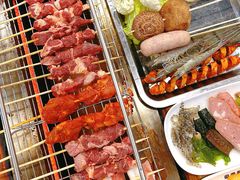 -哈尔滨小酒馆·鲜肉现穿自助烧烤(康新花园店)