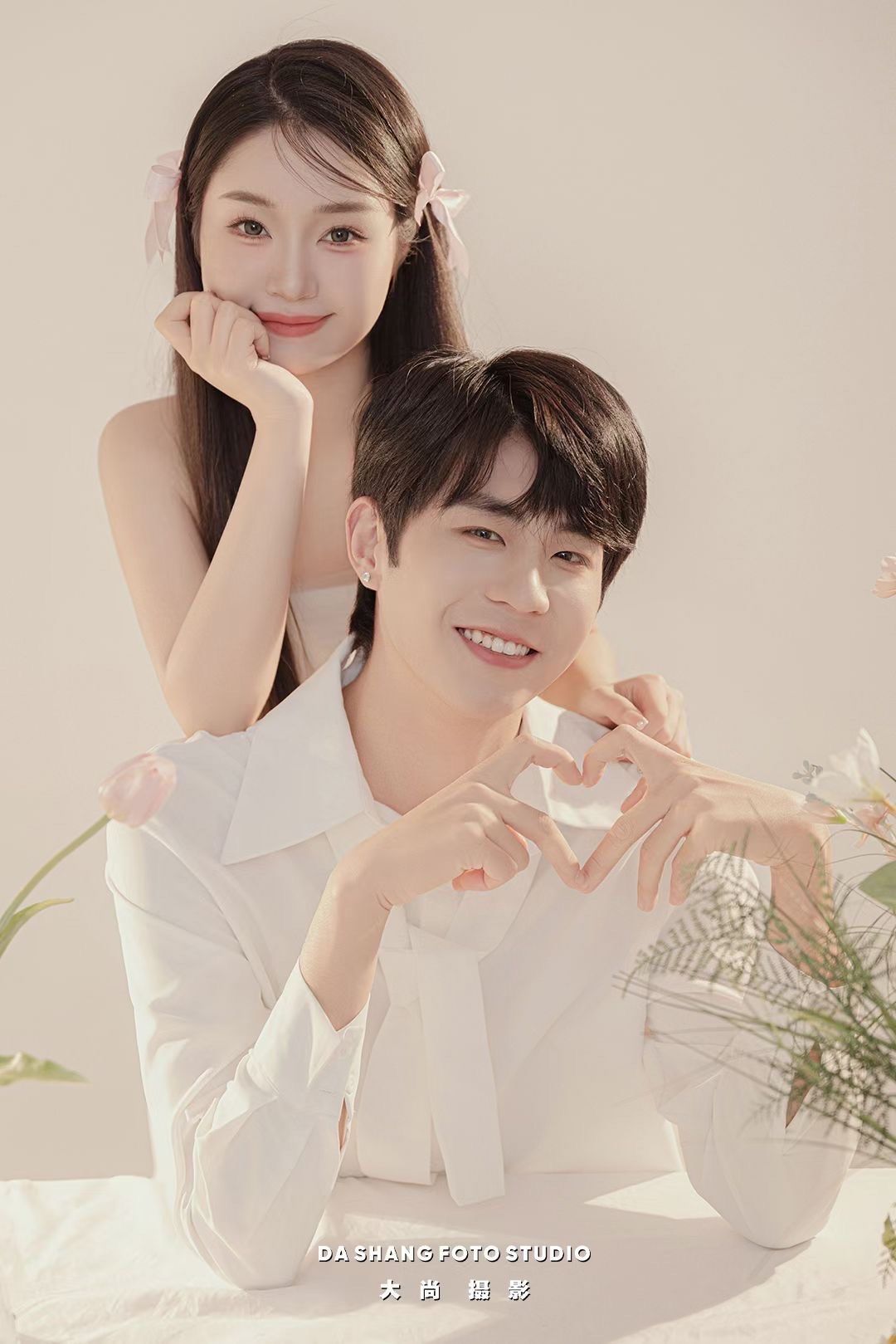 情侣摄影 与你有关  皆是浪漫 92#婚纱照风格 #个人写真 
#情侣