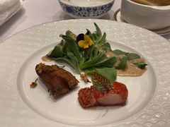 宴庭开胃彩碟配锅巴叉烧-Yan Ting 宴庭中餐厅(上海静安瑞吉酒店)
