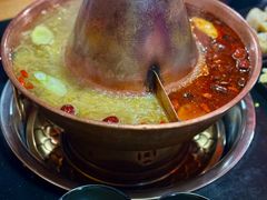 -果松木炭酸菜铜火锅·外婆参鸡汤