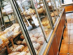 面包甜点陈列柜-苹果花园(乳山路店)