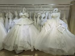 -月月婚纱礼服仓储店(王府井店)