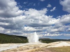 -老忠实间歇泉