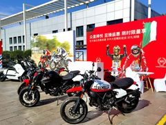 -东方时尚驾校摩托车考试场