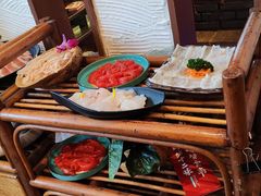 -老牌坊云南鱼豆花火锅(爱建店)