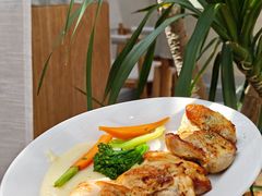 香煎鸡腿肉配土豆泥-沛家·食四季(小娄巷店)