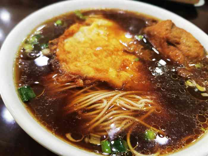 东吴面馆(太仓店)-"吃了十几年的面,第一次吃到给鱼尾巴的.
