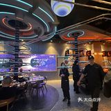 来北京旅游，我们定在了北京合生汇5楼的失重餐厅聚餐