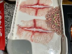 -老牌坊云南鱼豆花火锅(哈西万达店)