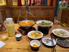 -老滇山寨•云南特色菜•地方菜•民族风情歌舞表演(金碧店)