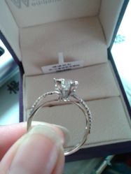 -威德钻石-克拉钻大本营(南京东路店)