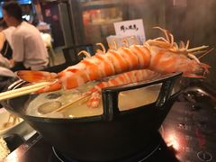 -鲜入围煮花胶鸡海鲜火锅