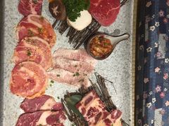 -山川小町·极番烧肉(新地假日广场店)
