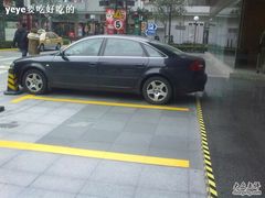 -大宁国际商业广场-地下停车库