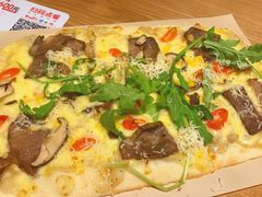 普装芝心野生黑松露菌菇鸡肉比萨-必胜客(新海上世界店)