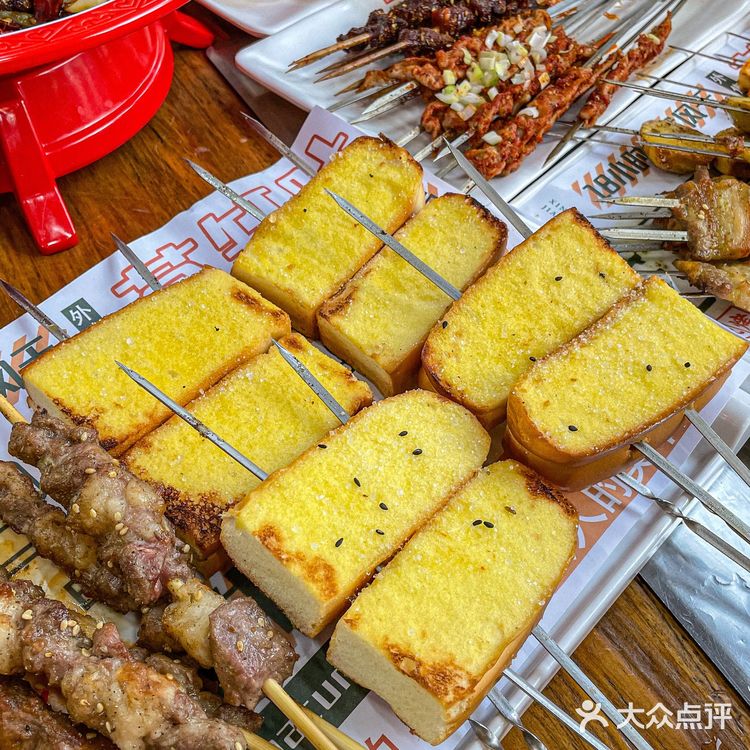 对不起钱钱💰天津这家烧烤的甜品我非吃不可！