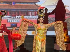 -金东尼人妖秀