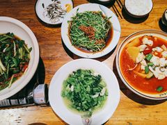 -老滇山寨•云南特色菜•地方菜•民族风情歌舞表演(金碧店)