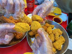 -BHC炸鸡(明洞总店)