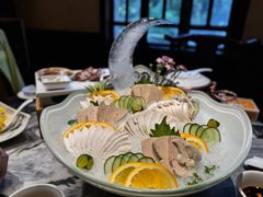 松茸刺生-蔼若春.传承三十年云南菜(金碧公园店)