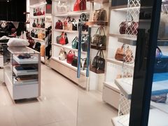 -Longchamp(佛罗伦萨小镇奥特莱斯店)