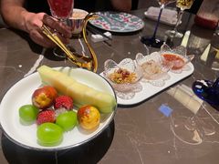 餐前小食水果-海派悦庭·海胆烧麦·新融合菜(凯德广场店)