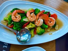 -Chom Cafe and Restaurant