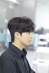 -一家只做男发烫染的店