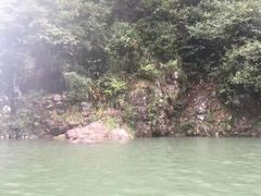 -安吉龙王山峡谷漂流