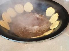 -三江鱼东北特色铁锅炖(骆驼店)