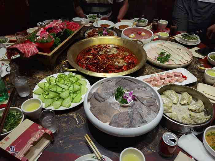 龙腾·梵谷-"火锅,感觉在那儿吃,都是那个味,跟烧烤一.