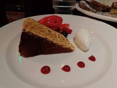 -福楼毕斯罗F Bistronome(国贸商城约会地标景观店)