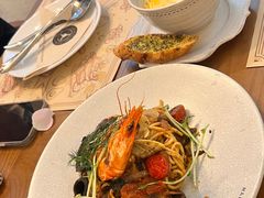 -Mark&Mars Restaurant