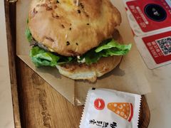 -必胜客(巴沟店)