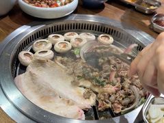 -明洞阿姨·韩式酱蟹烤肉·创意料理(三元桥店)