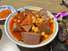 -肖四女乐山跷脚牛肉