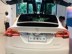 -TESLA 特斯拉(上海太古汇体验店)