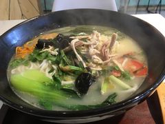 -蒙小妹骨汤饭.米线(新光路店)