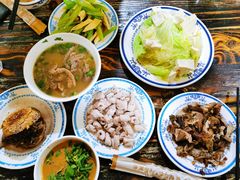 烧饼夹烧牛羊肉-老爆肚满五香烧牛羊肉