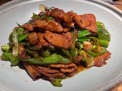 辣椒炒肉-青年公社烤鸭(青年路店)