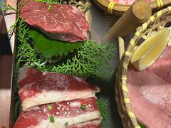 -山川小町·极番烧肉(新地假日广场店)