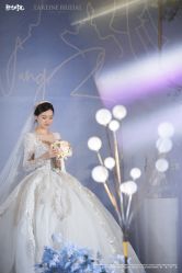 -拉瑞娜LaReine婚纱礼服高级定制