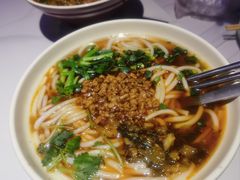纯正云南小锅米线-遇见阿家村云南菜(魏公村店)
