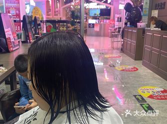 点赞关注 今天的姐姐说右边的脸比左边的大适合什么发型