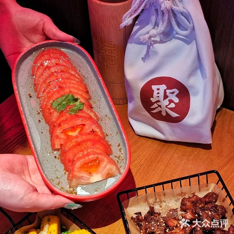 聚点串吧 | 五角场夜宵新据点!这家烤串超正!😍