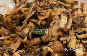 Old Jar Sichuan Pickled Cabbage Stir-Fried Fresh Bamboo Shoots