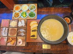-银米·云南传统过桥米线(双廊黑金冠店)