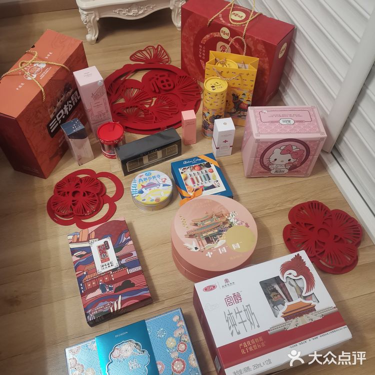 [红包]春节送礼清单|[礼花]送人玫瑰🌹，手有余香